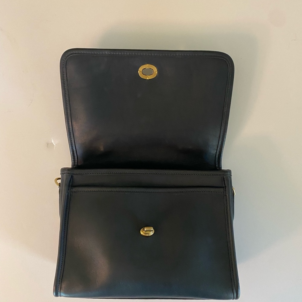Coach Vintage  Court 9870 Navy Leather Crossbody Shoulder Bag Purse - Picture 7 of 11